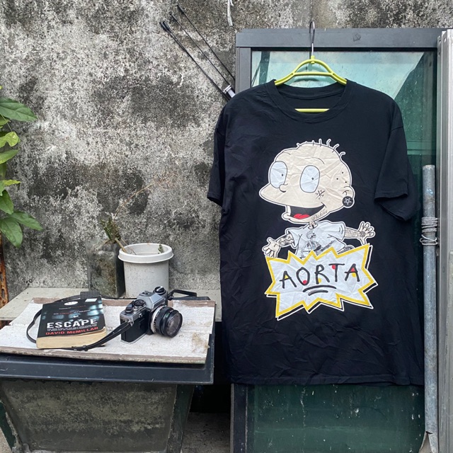 Aorta (เด็กเดือด) Size m. 20x28.5 ตะเข็บคู่ ไม่มีข้าง ไม่มีตำหนิ ผ้าดำๆ Price 120 baht สภาพ 10/10 (ป