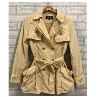 Trench coat สีเหลืองพาสเทล