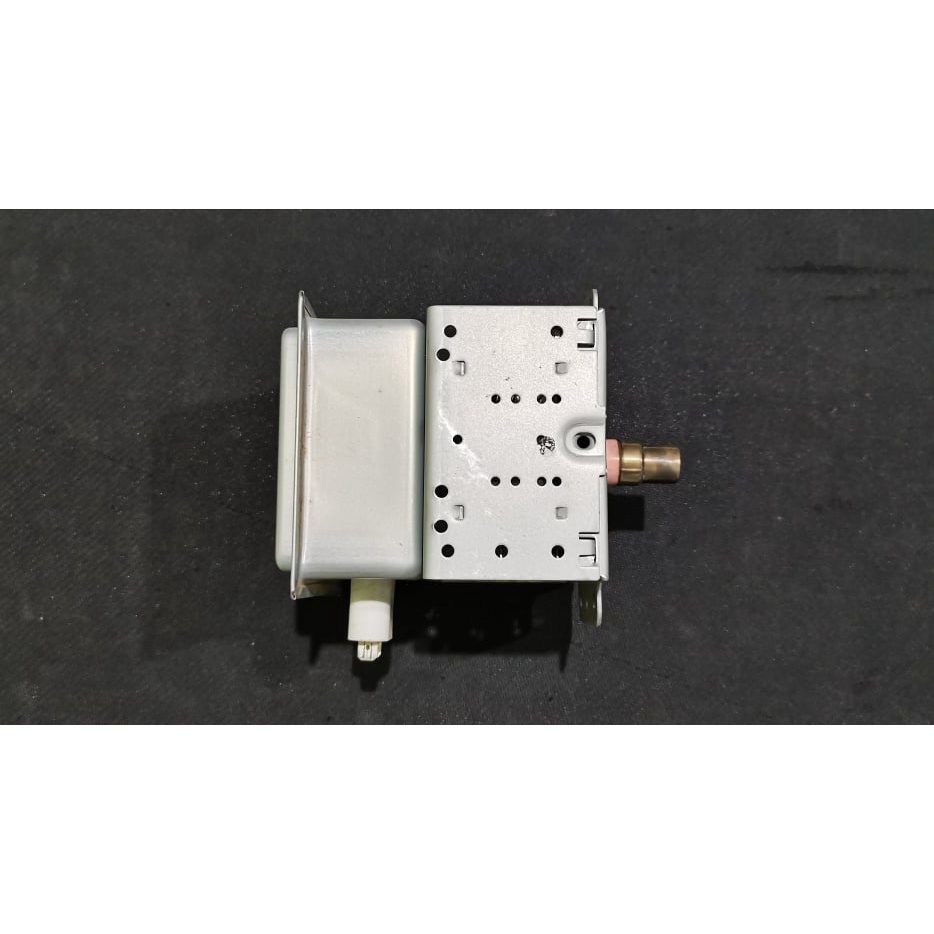 หัว​แมก​นีต​รอน​ยี่ห้อ​TOHIBA​เบอร์​2M240H(IF)แท้ถอด