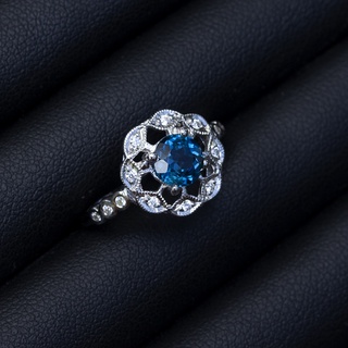 แหวนพลอยลอนดอนบลูโทแพซ (London Blue Topaz) เรือนเงินแท้92.5%ชุบทองคำขาว พลอยน้ำเงินอมสีฟ้าน้ำทะเลเข้ม ไซด์นิ้ว 52หรือ6