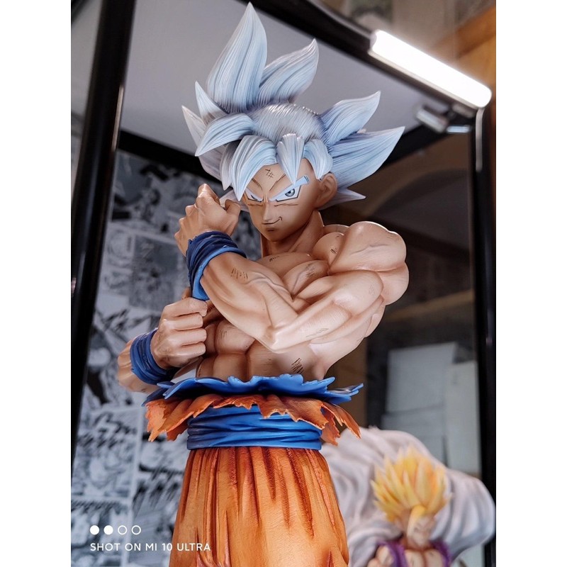 Goku UI 1:4 Figure Class