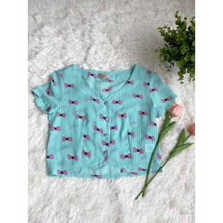 เสื้อครอปแขนสั้น สีเขียว