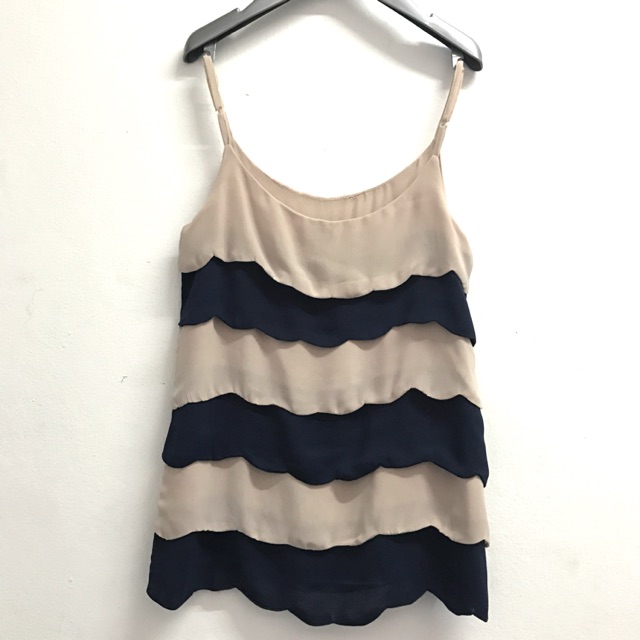 Used เสื้อสายเดียว