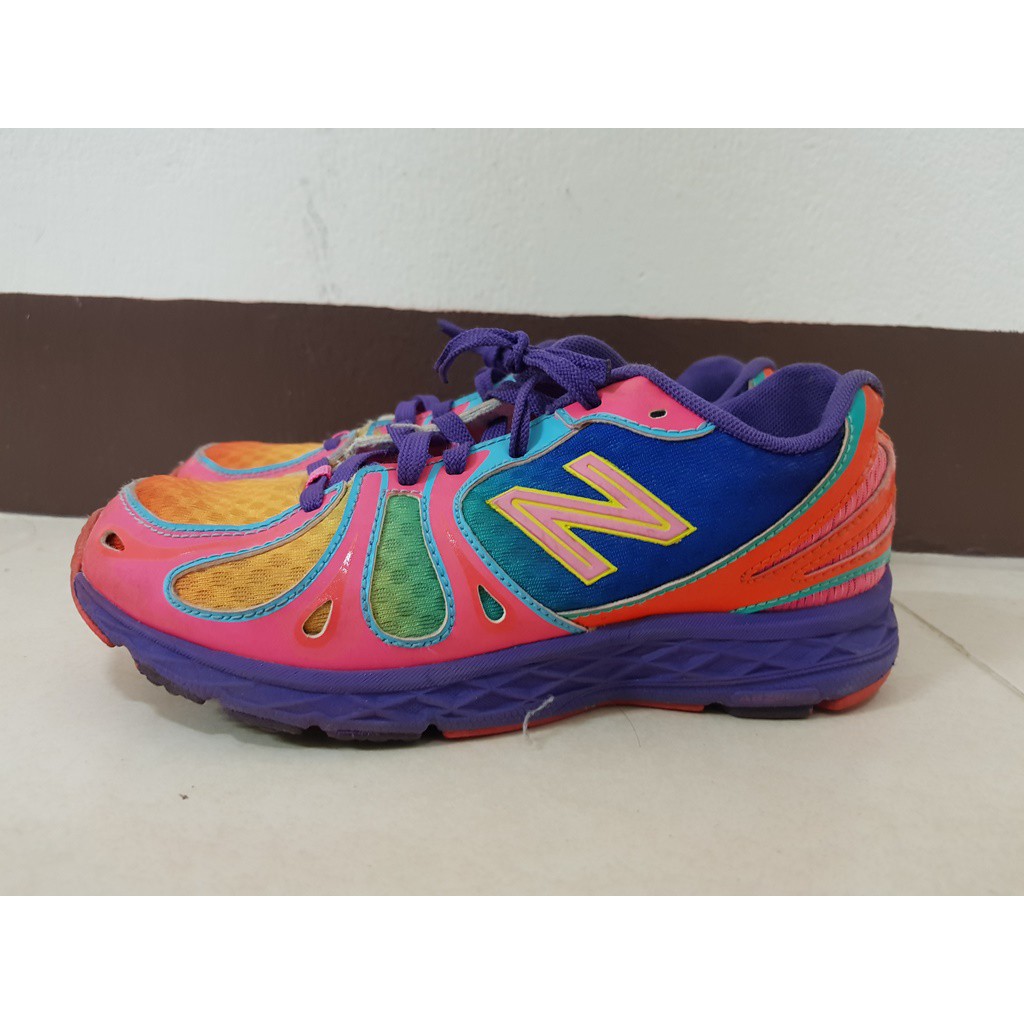[มือสอง] รองเท้าเด็ก New Balance Multicolor