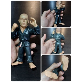 ฟิกเกอร์ UFC(แท้) สูง 15.5 cm. จุดขยับได้ หัว/มือ/เอว/ขา ริ้วรอยทั่วไป พิจารณาตามภาพ