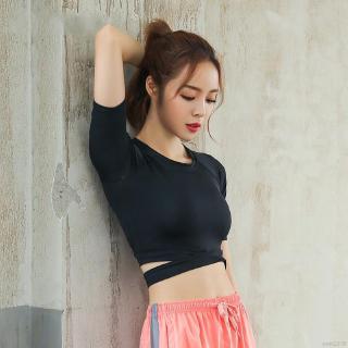 เสื้อครอปคอกลมแขนสั้นสำหรับผู้หญิง
