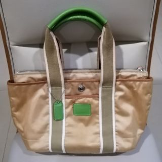 กระเป๋าถือCoachของแท้​ขนาด11นิ้ว