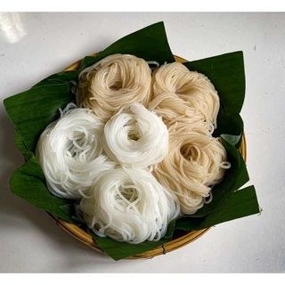 ขนมจีนเส้นสดอบแห้ง(ส่งภายใน2วัน) เมืองเรณู ในสูตรสีขาวข้าวหอมมะลิและสีน้ำตาลสีข้าวกล้อง🔥เหนียว🔥นุ่ม🔥อร่อยเหมือนกินเส้นสด