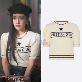 Preorder เสื้อยืดคอกลมไหมพรมแบบจอย Joy Red Velvet