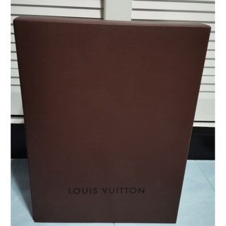 กล่อง​ Louise Vuitton ใบใหญ่​