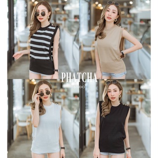 (2094) เสื้อแขนกุดไหมพรมแขนเว้าแต่งกระดุมที่ไหล่