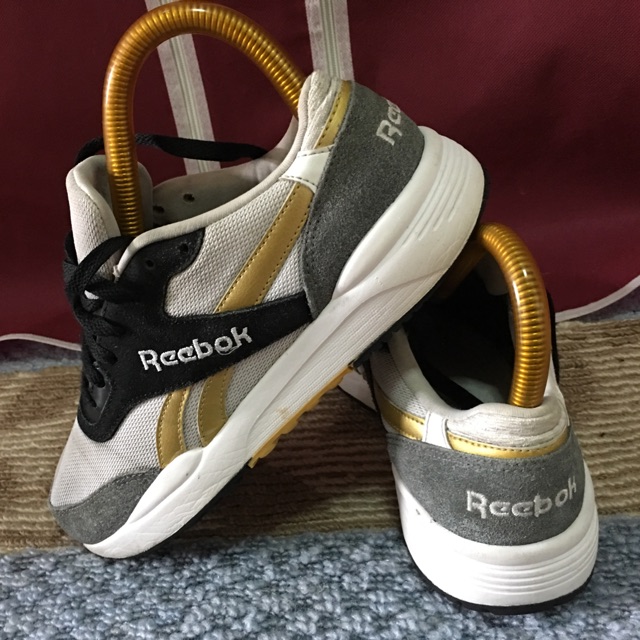 รองเท้า Reebok แท้ 💯% มือสอง