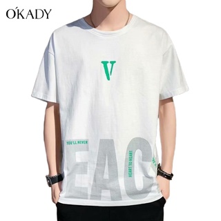 OKADY ฤดูร้อนผู้ชายแขนสั้นเสื้อยืดสีดำ V ตัวอักษรลำลองเยาวชนนักเรียนแนวโน้มแฟชั่นยอดนิยมแขนสั้น