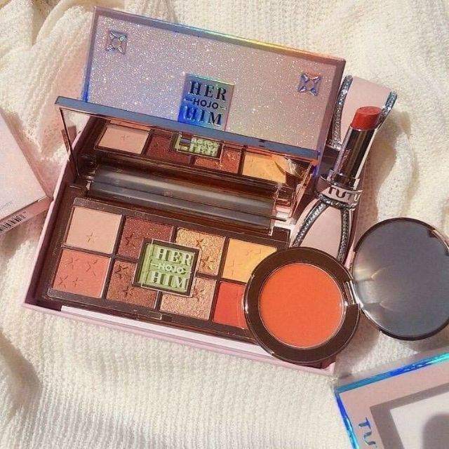 ชุดเซต พาเลทอายชาโดว บลัชออน และลิปสติก โทนส้มอิฐ HOJO HER HIM set Everyday look เป็นสีที่ใช้ได้ในทุ