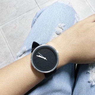 รหัสสินค้า VN106 Minimal watch (ขอบเงิน)