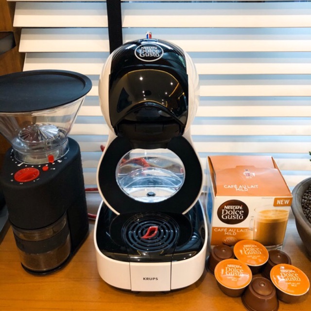 เครื่องทำกาแฟแคปซูลเนสกาแฟ Nescafe KRUPS  Dolce Gusto ครุปส์ เครื่องชงกาแฟ สีขาว Coffee Maker for Nescafe Capsule