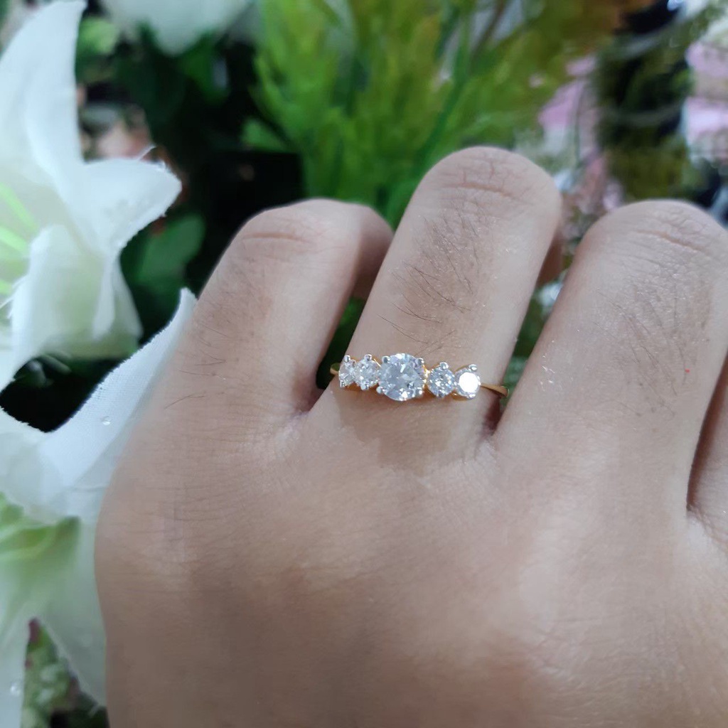 แหวนเพชร cz คัดเกรด แหวนเพชร❤️ห้าเม็ด❤️ แหวนทองชุบ ไม่ลอก ไม่ดำ ใส่อาบน้ำได้ พร้อมส่ง - รูปที่ 2