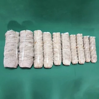 กระทงขนมเข่ง กระทงใบตองแห้ง มี 6 ขนาด บรรจุต่อแถว 100 ใบ ใช้ไม้กลัดทุกใบ