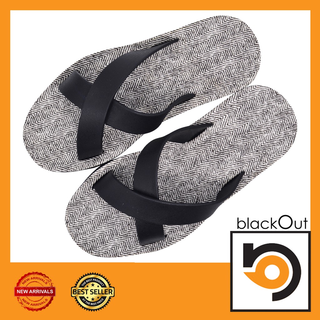 BlackOut Cross รองเท้าแตะ แตะสวม รองเท้ายางกันลื่น พื้นก้างปลาครีมหูตาล