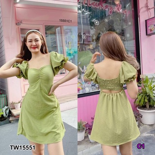 👗Pfashion [ส่งไว!!🚛] P15551 เดรสสั้นแขนตุ๊กตา เว้าหลังสม็อค