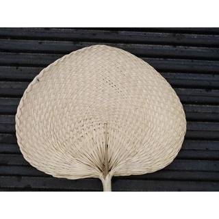 พัดสานใบกะพ้อ พัดโบราณ 10 - 11 นิ้ว (Thai Handmade Fan)