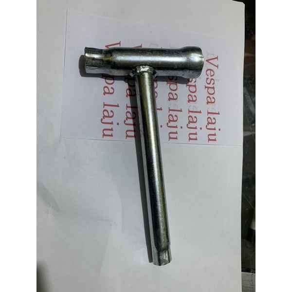 กุญแจหัวเทียน Vespa super sprint bajaj px ps excel