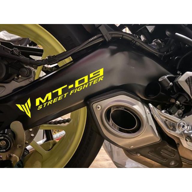 สติ๊กเกอร์ CFS189 (2X ชิ้น) MT-09 FZ09 ด้านข้างมืดของญี่ปุ่น Yamaha MT07 / MT09 / MT25 สวิงอาร์ม Sti