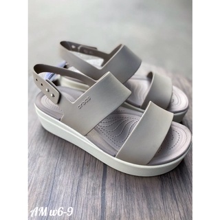 ใส่โค้ด SISTE921ลด50.-  crocs blooklyn low wedge