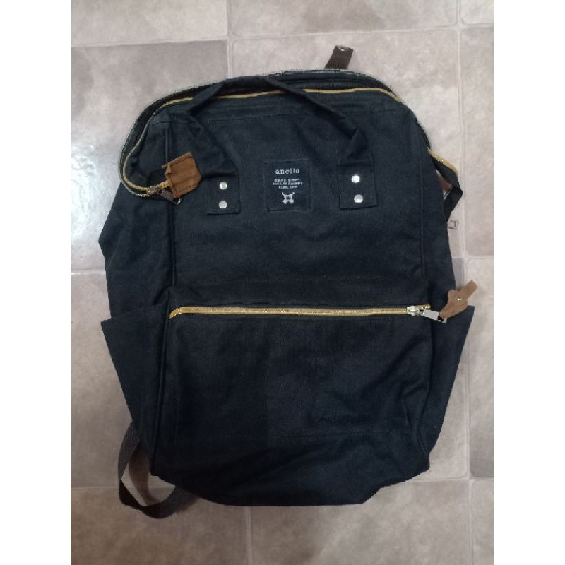 กระเป๋าเป้สะพายหลังสีดำ Anello Size Classic