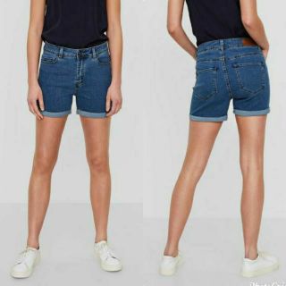 Vero Moda:  Denim mom shorts in  Mid Denim High waist Shorts