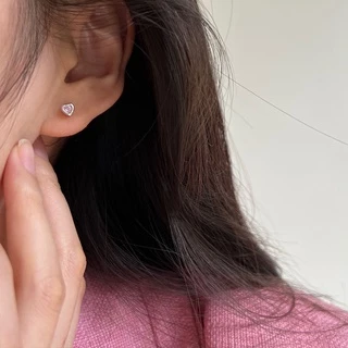 earika.earrings - crystal heart piercing จิวหูเงินแท้จี้หัวใจประดับเพชร เหมาะสำหรับคนแพ้ง่าย