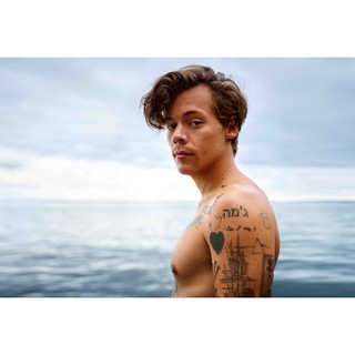 โปสเตอร์ แฮร์รี สไตลส์ Harry Styles One Direction Music Poster รูปภาพ โปสเตอร์วงดนตรี ตกแต่งผนัง ตกแต่งบ้าน วงดนตรี