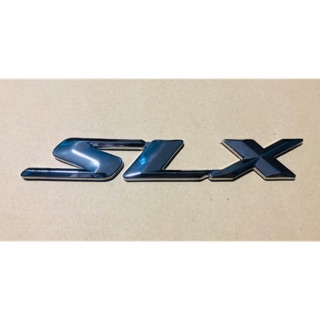 โลโก้ SLX ติดข้างประตู ISUZU D’max