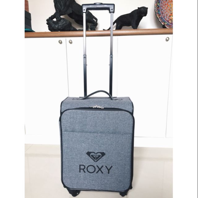 (ของใหม่) กระเป๋าเดินทาง 18 นิ้ว ยี่ห้อ Roxy มี 4 ล้อ หมุนได้ 360 องศา