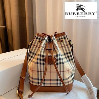 กระเป๋าสะพาย ทรงขนมจีบ BURBERRY