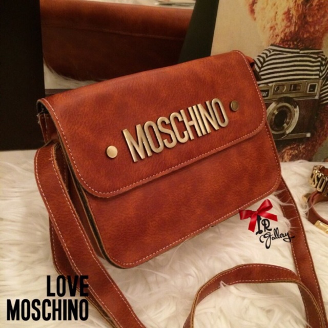 กระเป๋าMoschino