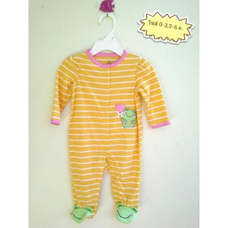 ชุดหมีคลุมเท้าสีเหลืองลายกบแบรนด์ Carters