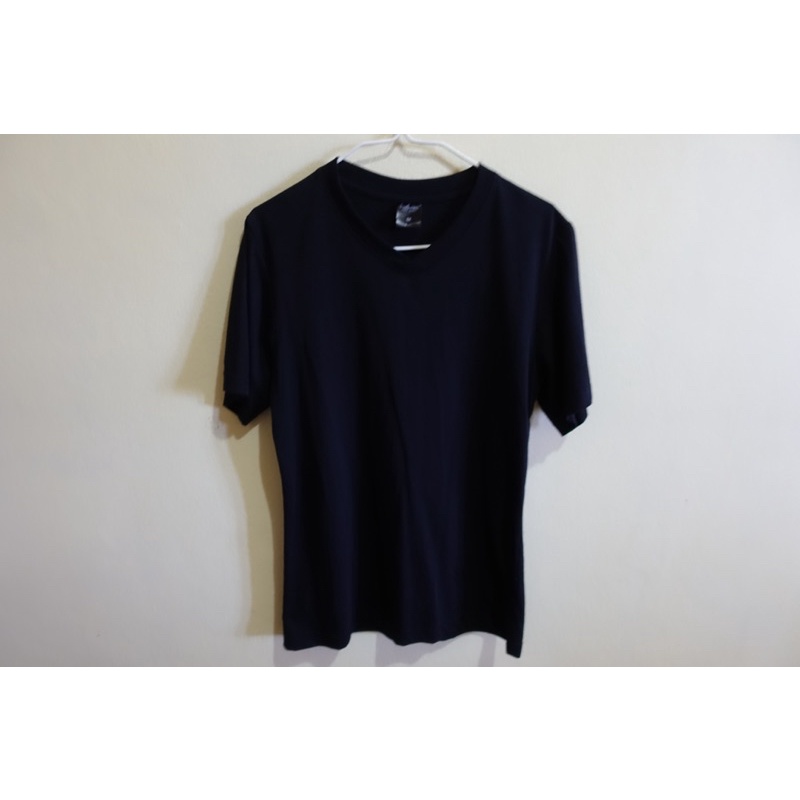 ส่งต่อ เสื้อยืดจากร้านyuedpao เสื้อคอวี