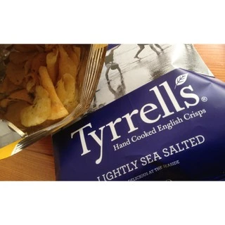 [Best Before 15-Aug-2026]Tyrrells Lightly Sea Salted Crisps 150gm ทิเรลส์ มันฝรั่งอบกรอบรสเกลือทะเลบางเบา 150 กรัม