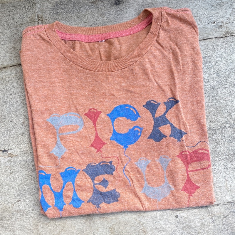 KATUN MATAHARI [ เสื้อยืด ] เสื้อยืดแขนสั้น Nevada Pick Me Up สีอิฐ แบรนด์เดิม (ตัดป้าย) ไซส์ S ผู้ห