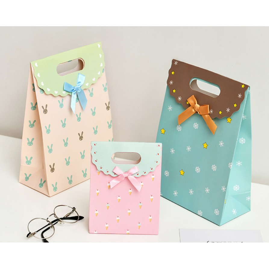 PK  ถุงกระดาษ ถุงกระดาษติดโบว์ ใส่ของชำร่วย ของขวัญ สีพาสเทล (พร้อมส่งจ้า)