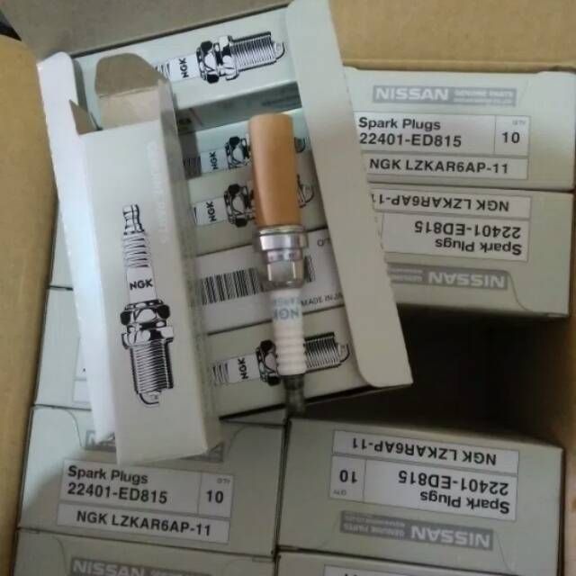 NISSAN LIVINA LATIO SYLPHY TEANA J32 ALMERA SPARK PLUG 22401-ED815 1 ชุด (4 ชิ้น)