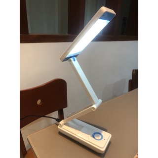 โคมไฟตั้งโต๊ะ LED หัวปรับได้