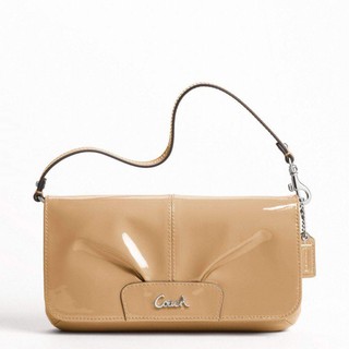 Impcoachza พร้อมส่ง กระเป๋าwristlet COACH Ashley Patent Leather Large Flap Wristlet F48396