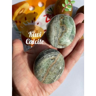 🌿 กีวี เเคลไซต์ ก้อนขัด สีเขียว ลายสวยๆ 🌿 ( Kiwi Calcite )
☘ มีให้เลือก 2 ชิ้น