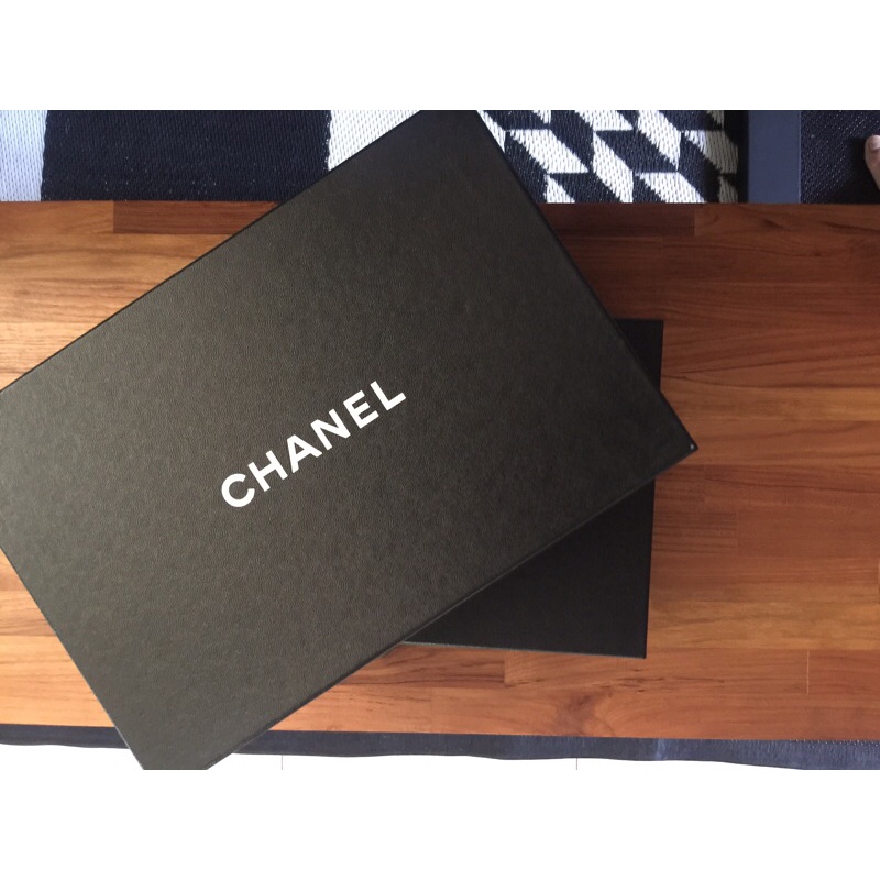 กล่องรองเท้า ชาแนล Chanel  แท้