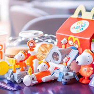 Snoopy Peanut X NASA Happy Meal MC Donald Toy 2019 สนูปี้ พีนัท x นาซ่า ( จำนวนจำกัด )