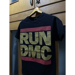 เสื้อยืดผ้าฝ้าย เสื้อวงมือสอง RUN DMC (2014) Size S มือ2