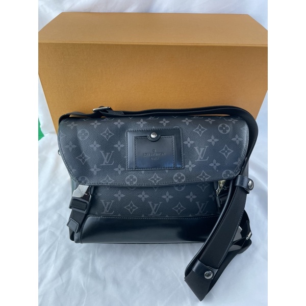 (Good Con) LV Messenger Voyager PM Monogram Eclipse (DC 18)