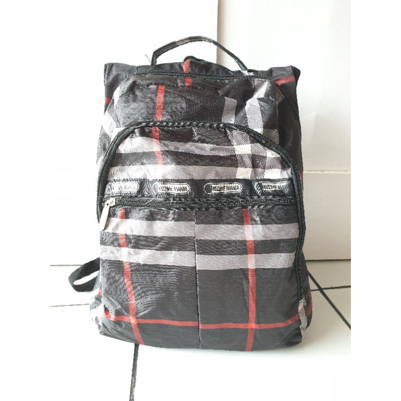 Preloved Kizzme Backpack กระเป๋าเป้ลาย burberry